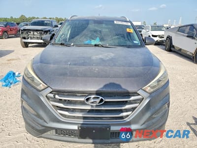 Piąte zdjęcie samochodu w środku: 2017 HYUNDAI TUCSON SE VIN:KM8J33A44HU266166 - miniatura