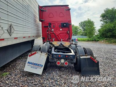 Zdjęcie 6 z 14 samochodu: 2019 FREIGHTLINER CASCADIA 126 SEMI TRUCK VIN:3AKJHHDR2KSKF3612 - miniatura