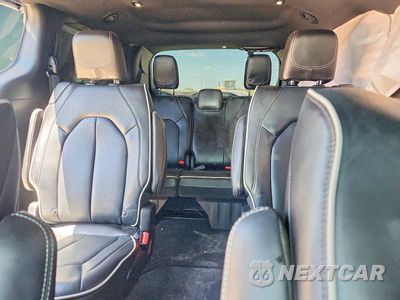 Zdjęcie 10 z 13 samochodu: 2023 CHRYSLER PACIFICA LIMITED VIN:2C4RC1GG5PR629311 - miniatura