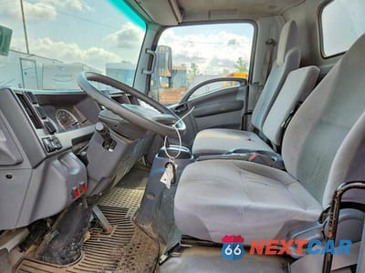 Zdjęcie 7 z 13 samochodu: 2018 ISUZU NPR HD BOX TRUCK VIN:JALC4W160J7008291 - miniatura