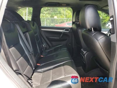 Zdjęcie 11 z 14 samochodu: 2004 PORSCHE CAYENNE TURBO VIN:WP1AC29P44LA93454 - miniatura