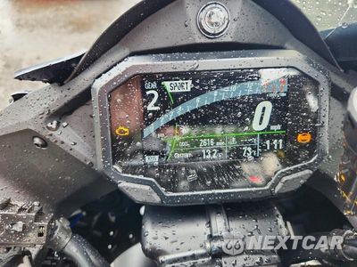 Zdjęcie 7 z 10 samochodu: 2025 KAWASAKI ZX1002 L VIN:JKBZXVL15SA019974 - miniatura