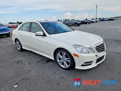 Czwarte zdjęcie samochodu z boku: 2013 MERCEDES-BENZ E 350 VIN:WDDHF5KB5DA759827 - miniatura