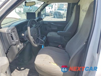 Zdjęcie 7 z 13 samochodu: 2015 GMC SAVANA CUTAWAY G3500 VIN:1GD373CG3F1131442 - miniatura