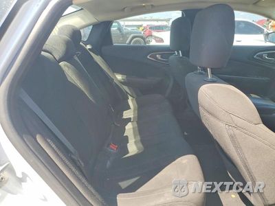 Zdjęcie 10 z 12 samochodu: 2015 CHRYSLER 200 LIMITED VIN:1C3CCCAB4FN605595 - miniatura