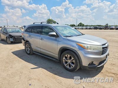 Czwarte zdjęcie samochodu z boku: 2015 TOYOTA HIGHLANDER XLE VIN:5TDKKRFH8FS088810 - miniatura