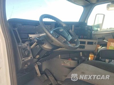 Zdjęcie 12 z 12 samochodu: 2022 FREIGHTLINER CASCADIA 126 SEMI TRUCK VIN:3AKJHHDR0NSNP2984 - miniatura