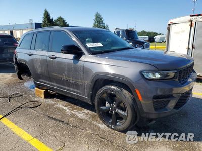 Czwarte zdjęcie samochodu z boku: 2025 JEEP GRAND CHEROKEE LAREDO VIN:1C4RJHAG2SC333865 - miniatura