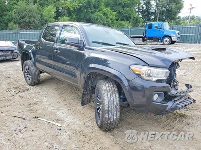 Czwarte zdjęcie samochodu z boku: 2020 TOYOTA TACOMA TRD SPORT VIN:5TFCZ5AN9LX239603 - miniatura