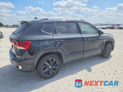 Trzecie zdjęcie samochodu z tyłu: 2022 VOLKSWAGEN TAOS SEL VIN:3VV1X7B28NM011146 - miniatura