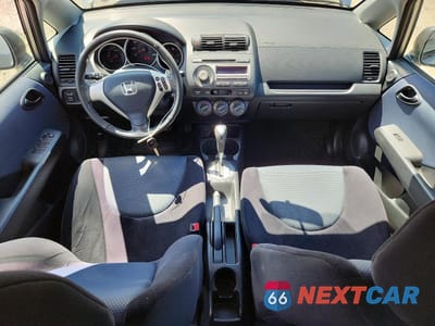 Zdjęcie 8 z 12 samochodu: 2008 HONDA FIT SPORT VIN:JHMGD386X8S044602 - miniatura