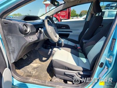 Zdjęcie 7 z 13 samochodu: 2012 TOYOTA PRIUS C THREE VIN:JTDKDTB30C1017174 - miniatura