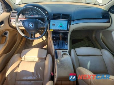 Zdjęcie 8 z 12 samochodu: 2005 BMW 325 I VIN:WBAET37425NJ91242 - miniatura