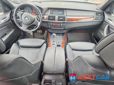 Zdjęcie 8 z 12 samochodu: 2013 BMW X5 XDRIVE50I VIN:5UXZV8C5XD0C16265 - miniatura