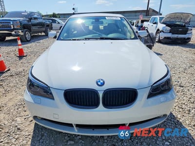 Piąte zdjęcie samochodu w środku: 2007 BMW 525 XI VIN:WBANF335X7CS41454 - miniatura