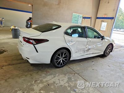 Trzecie zdjęcie samochodu z tyłu: 2024 TOYOTA CAMRY SE VIN:4T1G11AK8RU239931 - miniatura