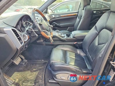 Zdjęcie 7 z 13 samochodu: 2014 PORSCHE CAYENNE GTS VIN:WP1AD2A23ELA73470 - miniatura