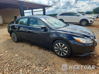 Czwarte zdjęcie samochodu z boku: 2017 NISSAN ALTIMA 2.5 SV VIN:1N4AL3AP0HC482557 - miniatura
