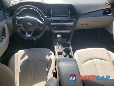 Zdjęcie 8 z 12 samochodu: 2018 HYUNDAI SONATA SEL VIN:5NPE34AF4JH606784 - miniatura