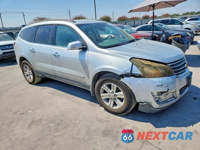Czwarte zdjęcie samochodu z boku: 2013 CHEVROLET TRAVERSE LT VIN:1GNKRGKD9DJ225273 - miniatura