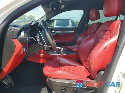 Zdjęcie 7 z 13 samochodu: 2018 ALFA ROMEO STELVIO TI SPORT VIN:ZASFAKNN6J7C10688 - miniatura