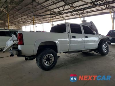Trzecie zdjęcie samochodu z tyłu: 2006 CHEVROLET SILVERADO C2500 HEAVY DUTY VIN:1GCHC23D56F188234 - miniatura