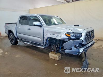 Czwarte zdjęcie samochodu z boku: 2022 TOYOTA TACOMA TRD SPORT VIN:3TYCZ5AN7NT100583 - miniatura