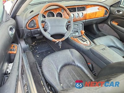 Zdjęcie 8 z 12 samochodu: 2003 JAGUAR XK8 VIN:SAJDA42C332A36579 - miniatura
