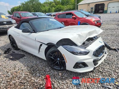 Czwarte zdjęcie samochodu z boku: 2023 BMW Z4 SDRIVE30I VIN:WBAHF3C00PWY17228 - miniatura