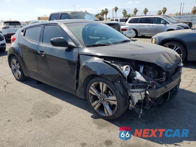Czwarte zdjęcie samochodu z boku: 2017 HYUNDAI VELOSTER VALUE EDITION VIN:KMHTC6AD4HU315862 - miniatura