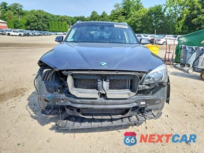 Piąte zdjęcie samochodu w środku: 2015 BMW X1 XDRIVE28I VIN:WBAVL1C54FVY39183 - miniatura