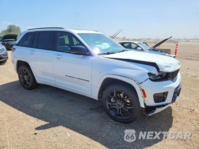 Czwarte zdjęcie samochodu z boku: 2025 JEEP GRAND CHEROKEE 4XE VIN:1C4RJYB61S8680595 - miniatura