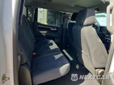 Zdjęcie 10 z 13 samochodu: 2023 GMC SIERRA K1500 SLE VIN:1GTUUBED9PZ311428 - miniatura