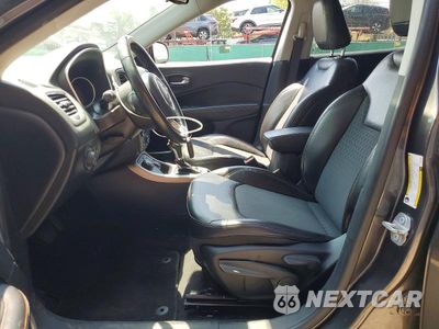 Zdjęcie 7 z 12 samochodu: 2019 JEEP COMPASS LATITUDE VIN:3C4NJDBB2KT641584 - miniatura