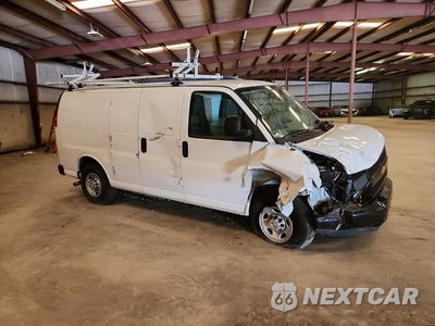 Czwarte zdjęcie samochodu z boku: 2024 CHEVROLET EXPRESS G2500 VIN:1GCWGAF75R1164903 - miniatura
