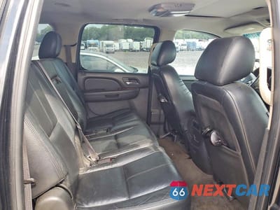 Zdjęcie 11 z 13 samochodu: 2011 CHEVROLET SUBURBAN K1500 LS VIN:1GNSKHE32BR123227 - miniatura