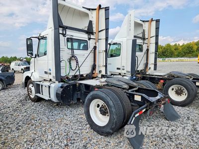 Drugie zdjęcie samochodu z przodu: 2017 VOLVO VNL SEMI TRUCK VIN:4V4N39TG4HN987974 - miniatura