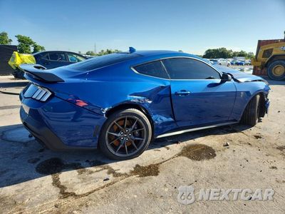 Trzecie zdjęcie samochodu z tyłu: 2024 FORD MUSTANG DARK HORSE VIN:1FA6P8R01R5501072 - miniatura
