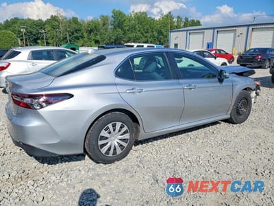 Trzecie zdjęcie samochodu z tyłu: 2021 TOYOTA CAMRY LE VIN:4T1C31AK9MU565609 - miniatura