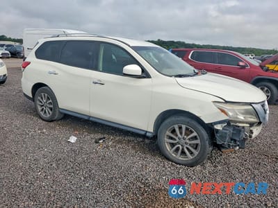 Czwarte zdjęcie samochodu z boku: 2016 NISSAN PATHFINDER S VIN:5N1AR2MN3GC656001 - miniatura