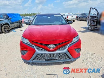 Piąte zdjęcie samochodu w środku: 2019 TOYOTA CAMRY SE VIN:4T1B11HK9KU197419 - miniatura