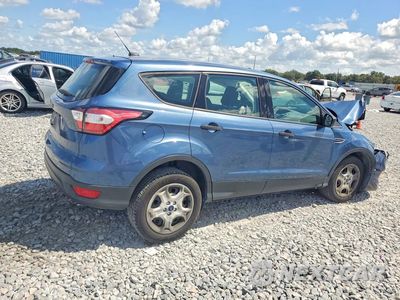 Trzecie zdjęcie samochodu z tyłu: 2018 FORD ESCAPE S VIN:1FMCU0F74JUC39515 - miniatura