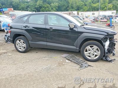 Czwarte zdjęcie samochodu z boku: 2025 HYUNDAI KONA SE VIN:KM8HACAB5SU281091 - miniatura