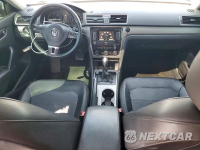 Zdjęcie 8 z 13 samochodu: 2015 VOLKSWAGEN PASSAT SE VIN:1VWBV7A3XFC117679 - miniatura