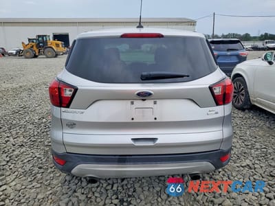 Zdjęcie 6 z 13 samochodu: 2019 FORD ESCAPE SE VIN:1FMCU9GD8KUC19021 - miniatura