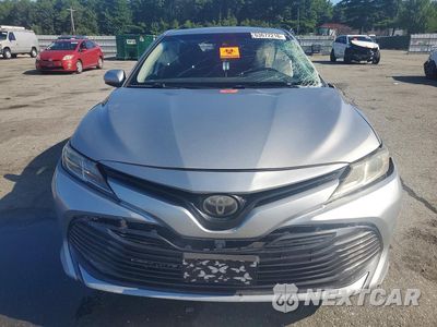Piąte zdjęcie samochodu w środku: 2019 TOYOTA CAMRY LE VIN:4T1B11HK6KU690765 - miniatura