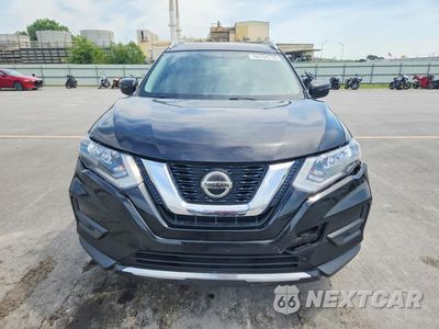 Piąte zdjęcie samochodu w środku: 2018 NISSAN ROGUE SV VIN:KNMAT2MT1JP516405 - miniatura