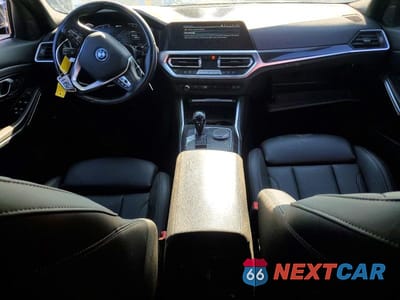 Zdjęcie 8 z 12 samochodu: 2022 BMW 330E VIN:3MW5P7J06N8C67677 - miniatura