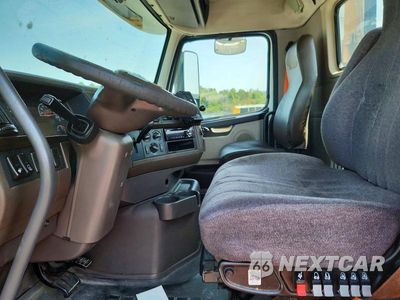 Zdjęcie 7 z 12 samochodu: 2017 VOLVO VNL SEMI TRUCK VIN:4V4N39TG4HN987974 - miniatura