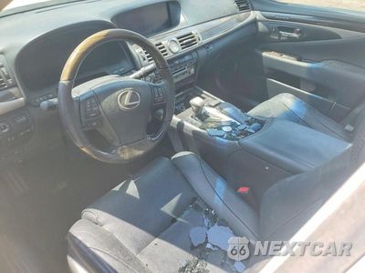Zdjęcie 8 z 12 samochodu: 2013 LEXUS LS 460 WHITE VIN:JTHBL5EF3D5124247 - miniatura